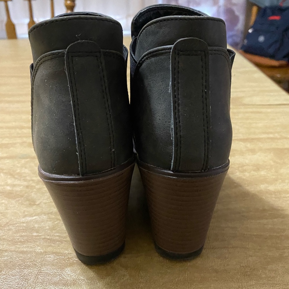 Boots - Picture 3 of 3